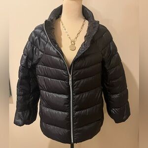 Sam Edelman Black Funnel Neck Down filled 
Puffer Jacket, size Medium